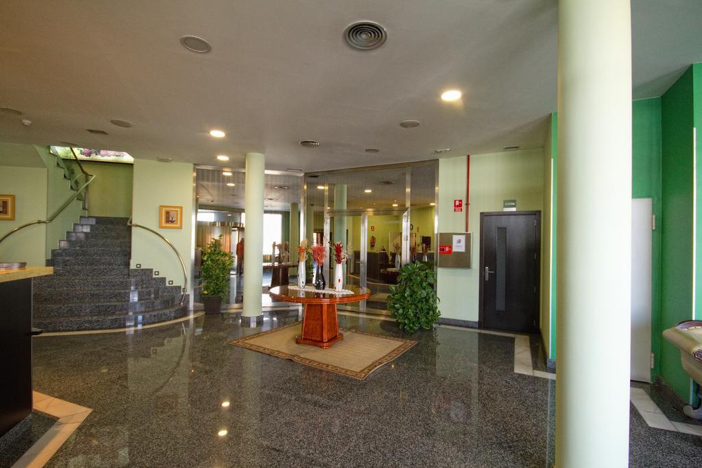 Hotel Los 5 Pinos Madryt Zewnętrze zdjęcie
